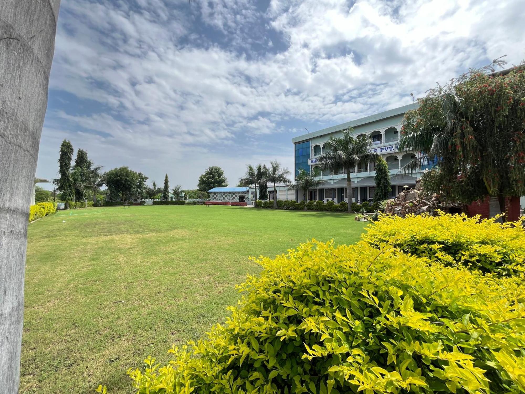 Sd Family Resort Club-Bar&Spa L Just 7Km From Shreenathji Nathdwara By Sk 966O9O1Oo6 Екстериор снимка